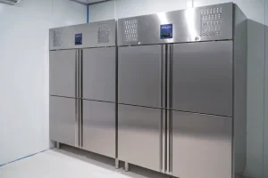 Unit chiller dan freezer Solex sebagai peralatan dapur MBG yang andal untuk menjaga kesegaran makanan.