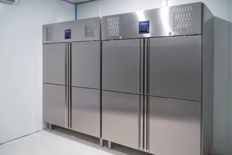 Unit chiller dan freezer Solex sebagai peralatan dapur MBG yang andal untuk menjaga kesegaran makanan.